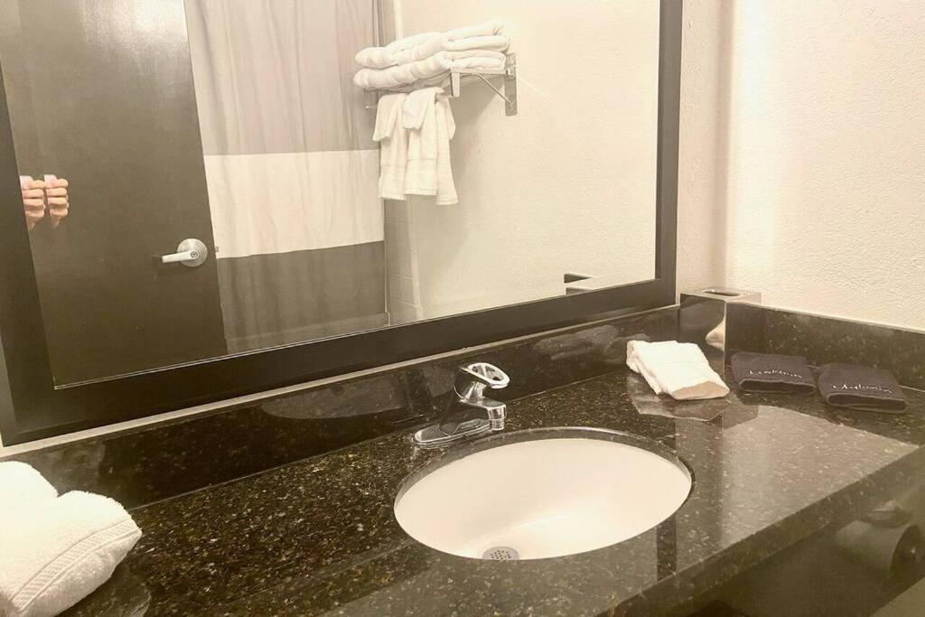 Riverview, Studio 507, Beach Steps Away!+Pool+Wifi Раскин Экстерьер фото
